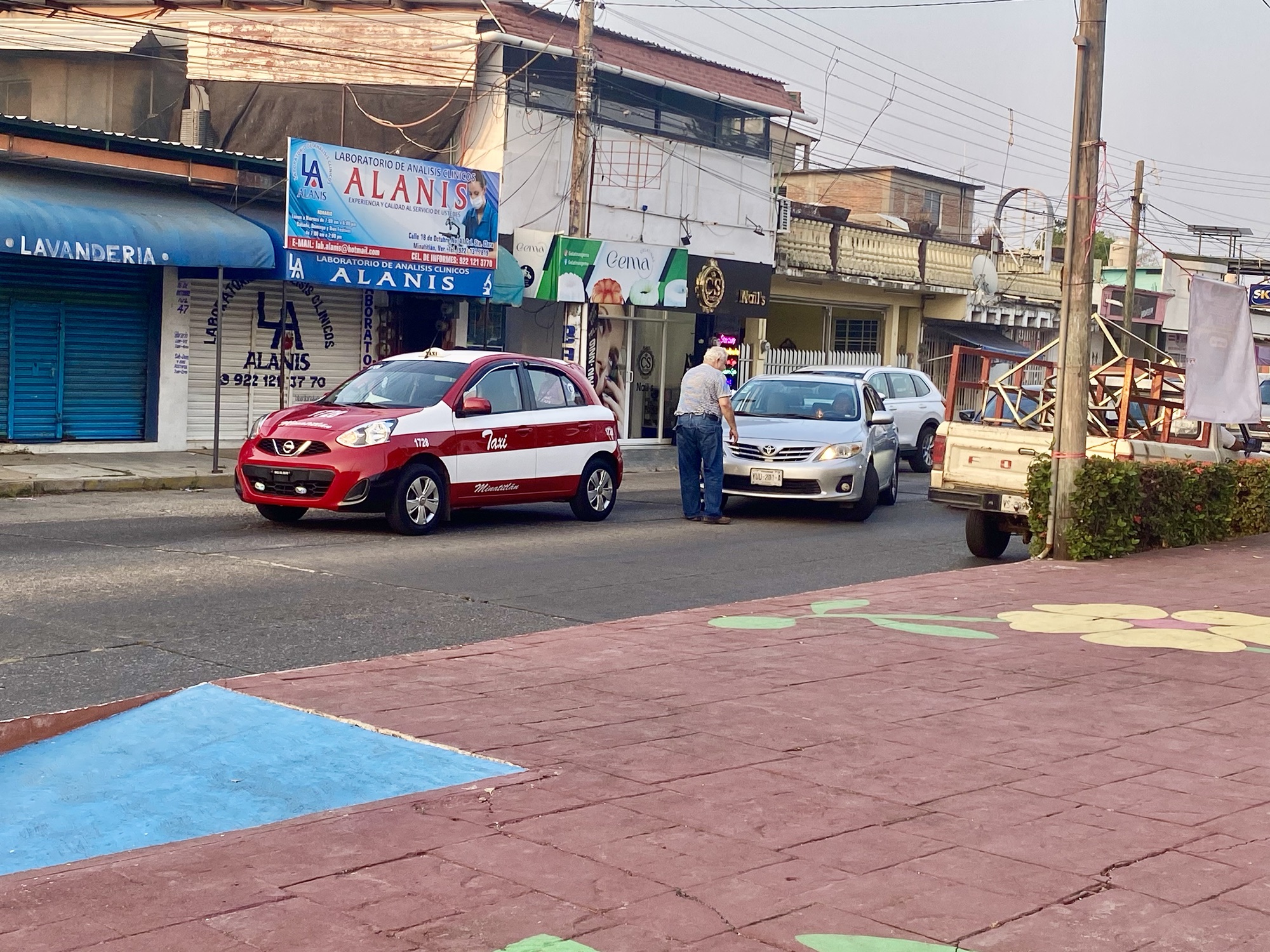 CONDUCTOR EN PRESUNTO ESTADO DE EBRIEDAD PROVOCA ACCIDENTE Y SE DA A LA FUGA