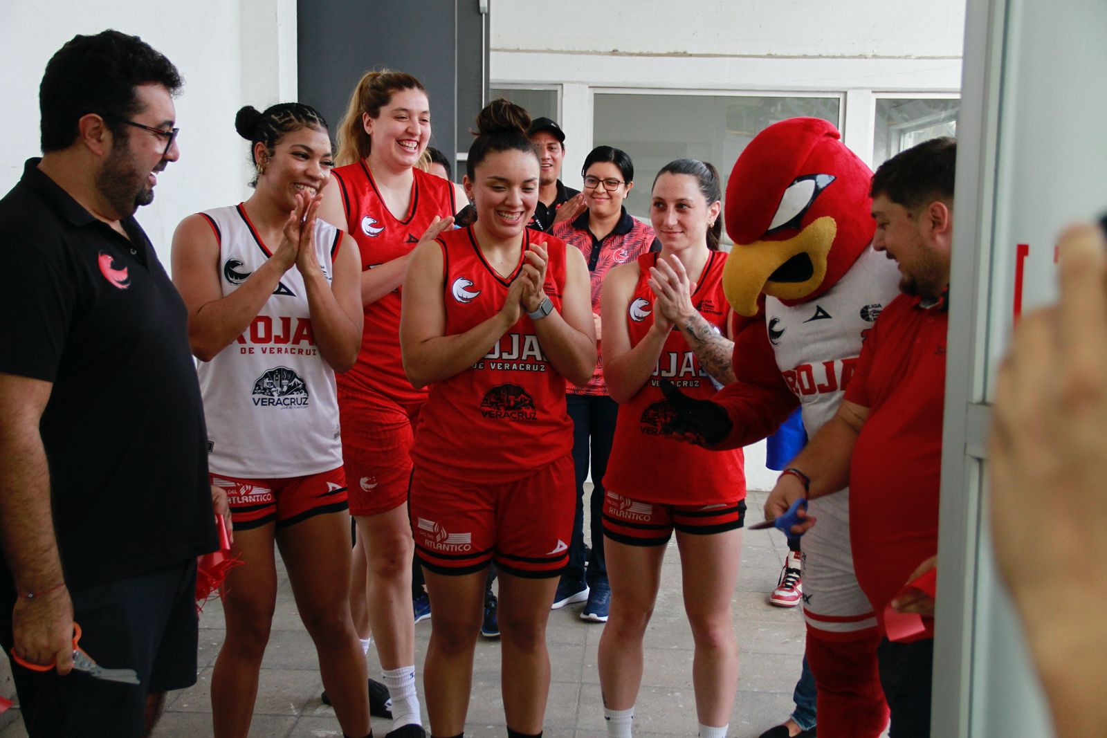 Halcones Rojos inaugura clínica de rehabilitación con atención abierta el público