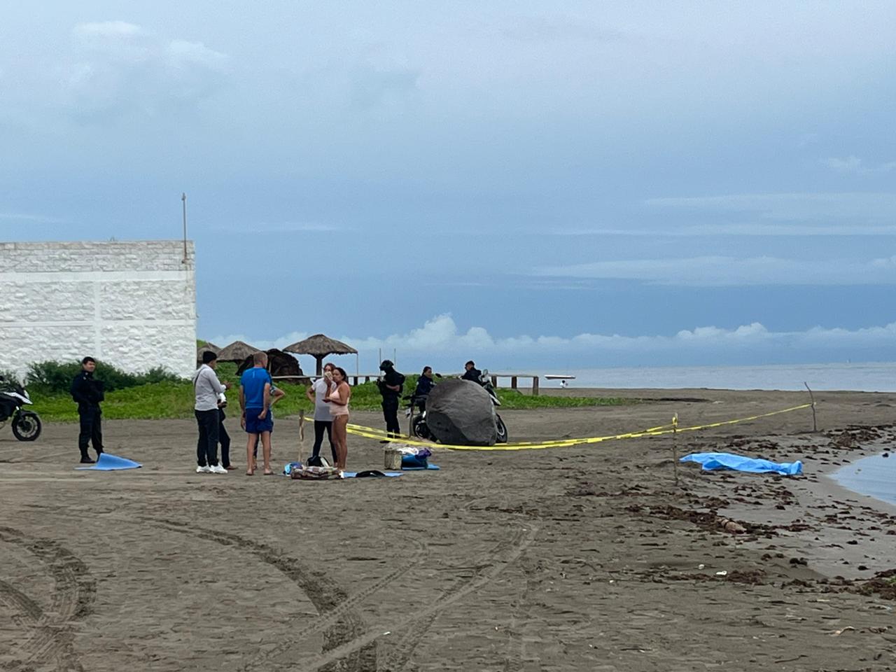 Mujer desiste de hacer yoga y muere ahogada en playa de Boca del Río