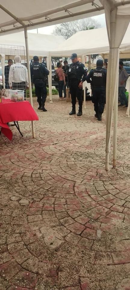 EMPLEADOS DE CARMEN MEDEL COBRAN PISO Al ESTILO DELINCUENCIAL