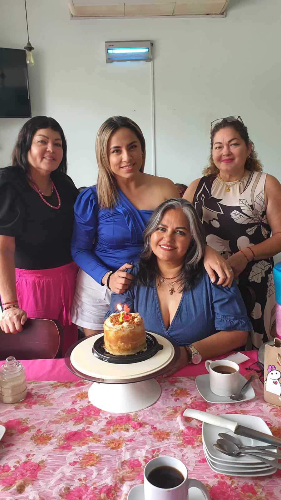 Cristina Lizcano recibe regalos