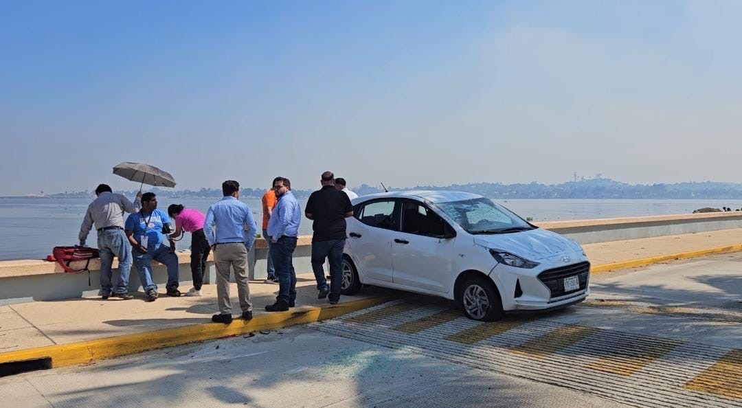 VOLTEAN HYUNDAI EN EL MALECÓN