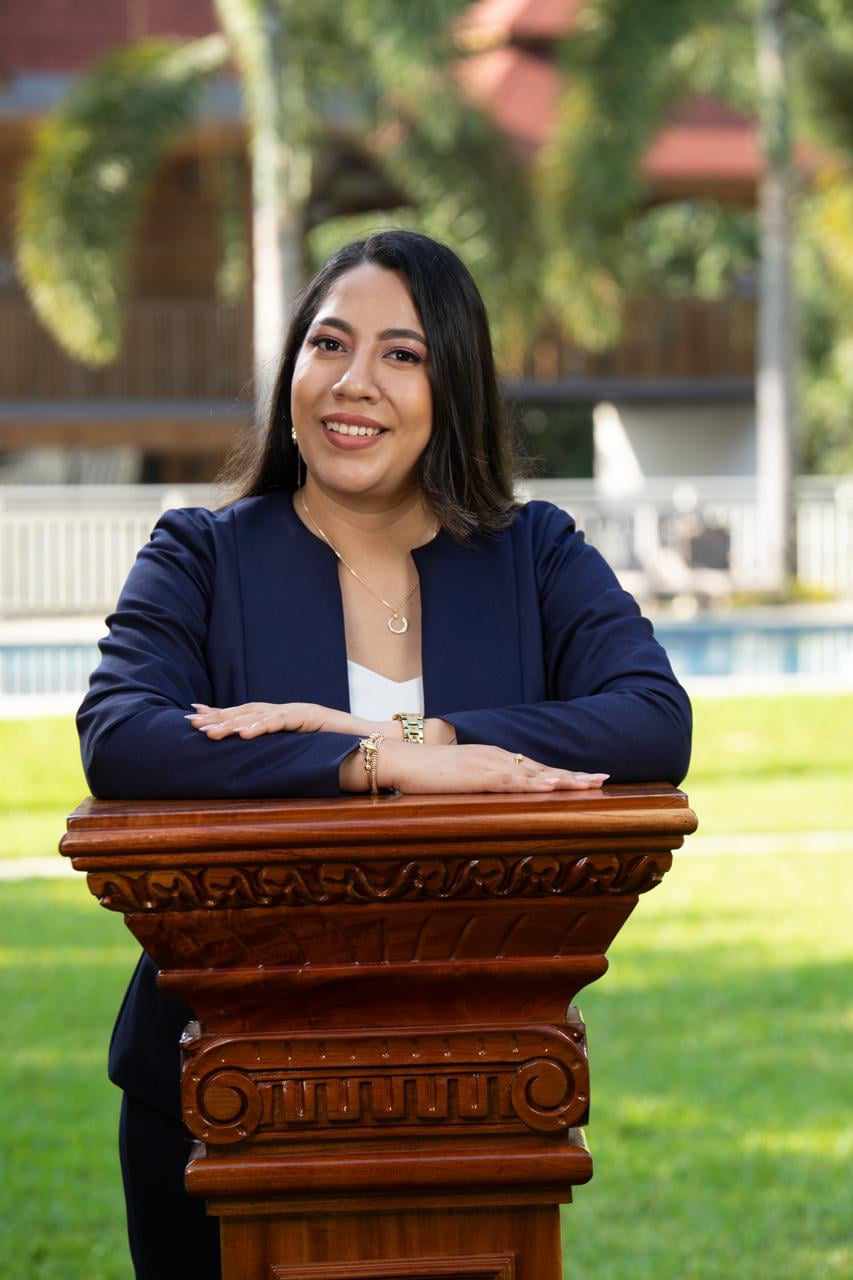 Melanie Mecott nueva profesionista