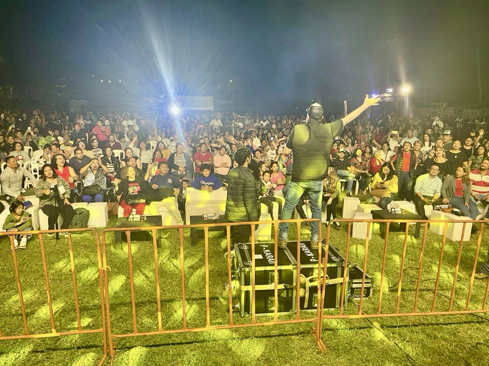 TODO UN ÉXITO EL CONCIERTO DE NICHO HINOJOSA EN ALLENDE