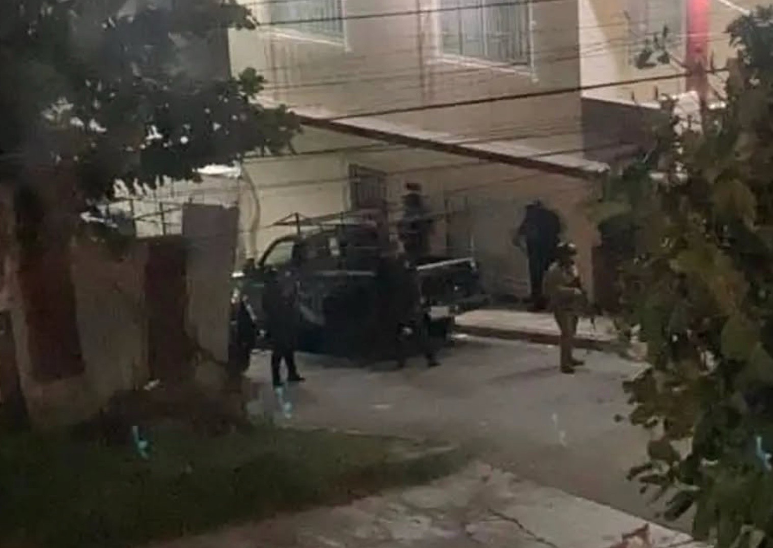 Infierno en San Andrés Tuxtla, a balazos y fuego policía estatal frustró secuestro; hay seis delincuentes detenidos